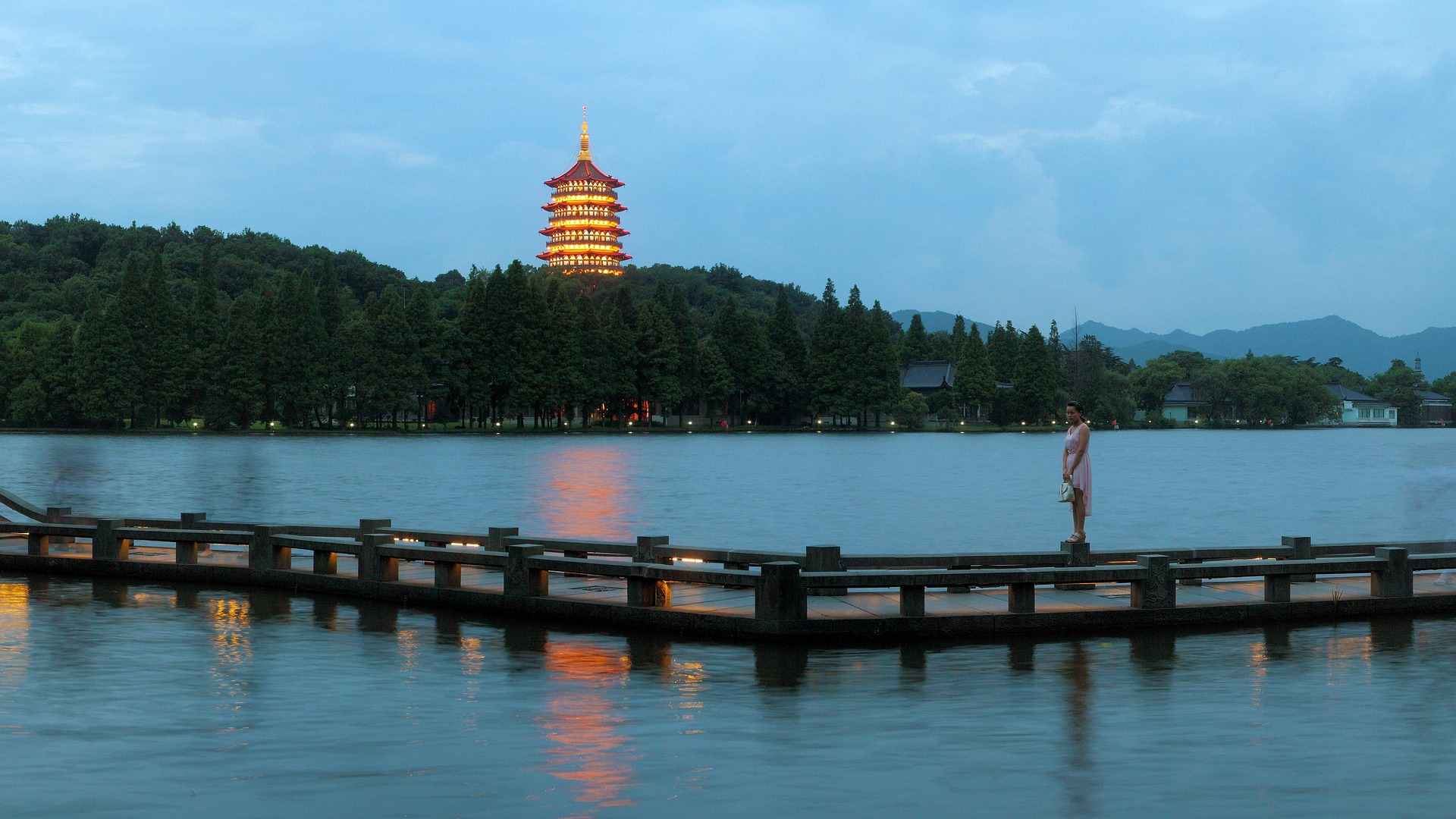 tour1836_tour1796_add-West Lake Hangzhou2.jpg